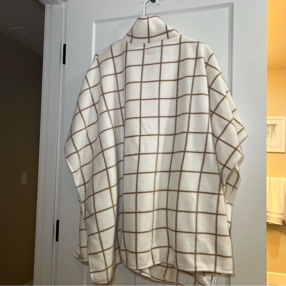 Women’s LeModa Cape Wrap Poncho Type Jacket White Brown Soft Warm - Picture 4 of 8